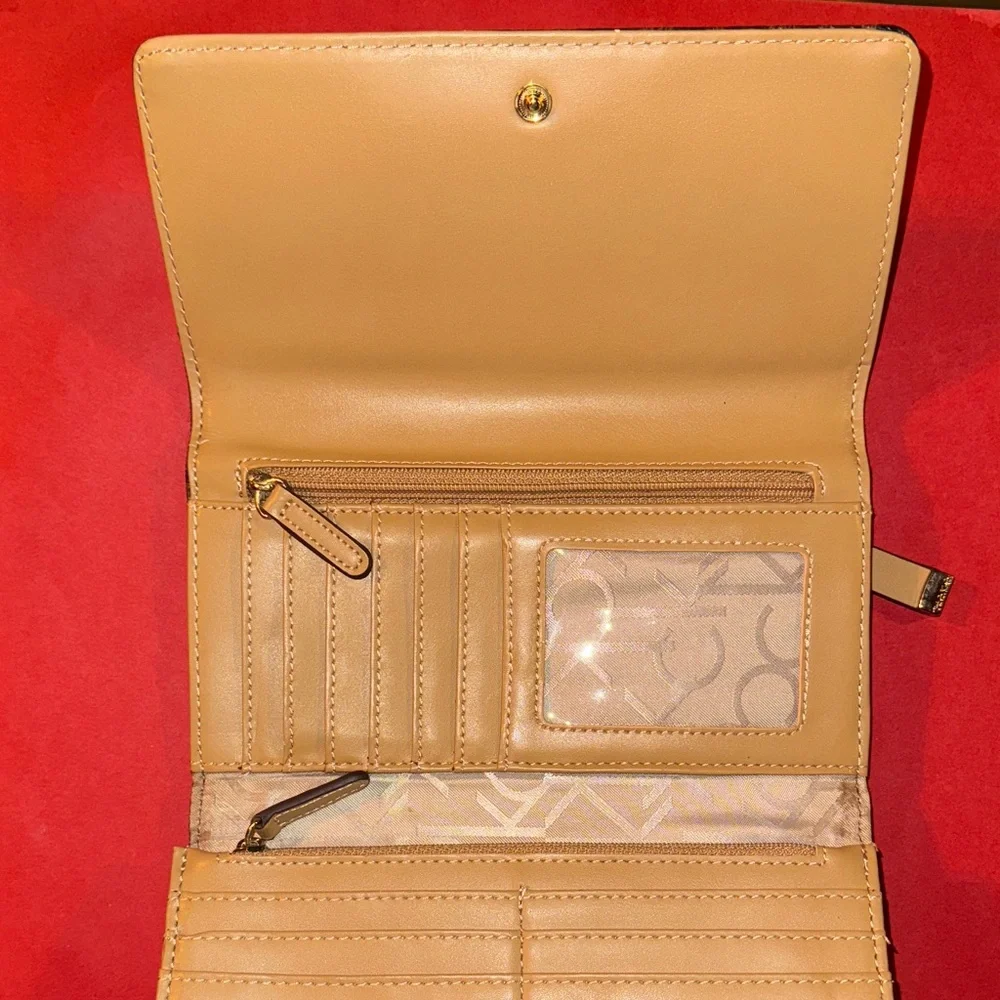Calvin Klein Trifold Wallet in Dark Brown Signature Leather - Picture 7 of 8